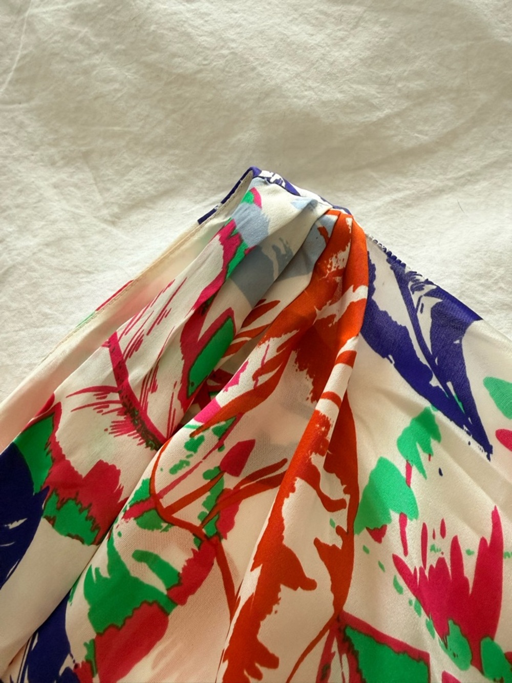 Halston Heritage one shoulder Silk Dress with built in scarf - Picture 4 of 6